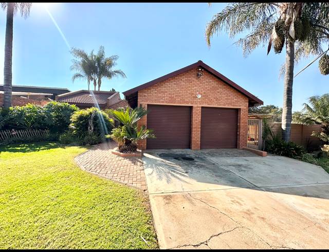 3 BEDROOM HOUSE FOR SALE IN CAPRICORN